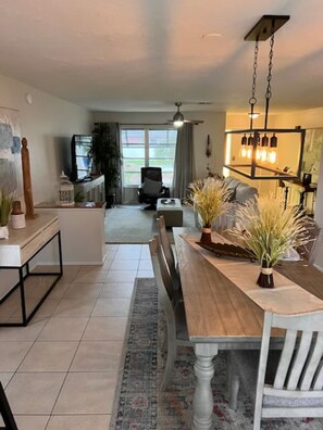 Interior - New on Market ! Beautiful family home close to beach, golf, tennis and shopping. (Venice)