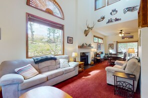 TV, fireplace, DVD player, books - Dog-friendly townhome with mountain view, fireplace, patio, grill & W/D (Durango)