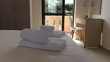 Deluxe Double Room | Soundproofing, free WiFi, bed sheets