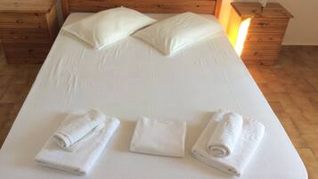 標準雙人房 | 隔音、免費 Wi-Fi、床單