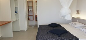 2 makuuhuonetta, silitysrauta/-lauta, vauvan matkasänky, ilmainen Wi-Fi