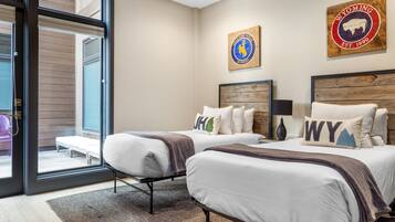 3 chambres, fer et planche à repasser, Wi-Fi, draps fournis