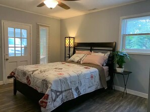 Room - Greenville Home near Paris Mountain Park (Taylors)
