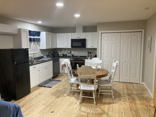 Fern’s Cottage New Construction! A cozy place to relax.