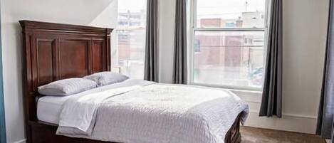 2 chambres, fer et planche à repasser, Wi-Fi gratuit, draps fournis