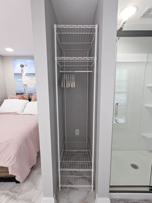 2 bedrooms, desk, iron/ironing board, free WiFi