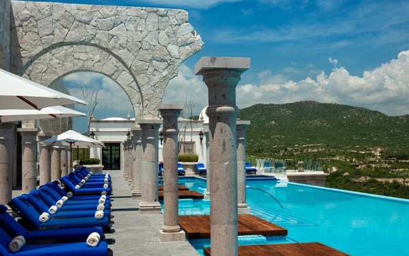 Piscine à débordement, piscine sur le toit