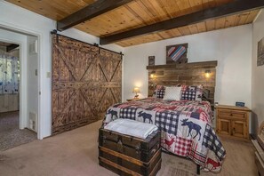 Fer et planche à repasser, lit parapluie, Wi-Fi gratuit, draps fournis