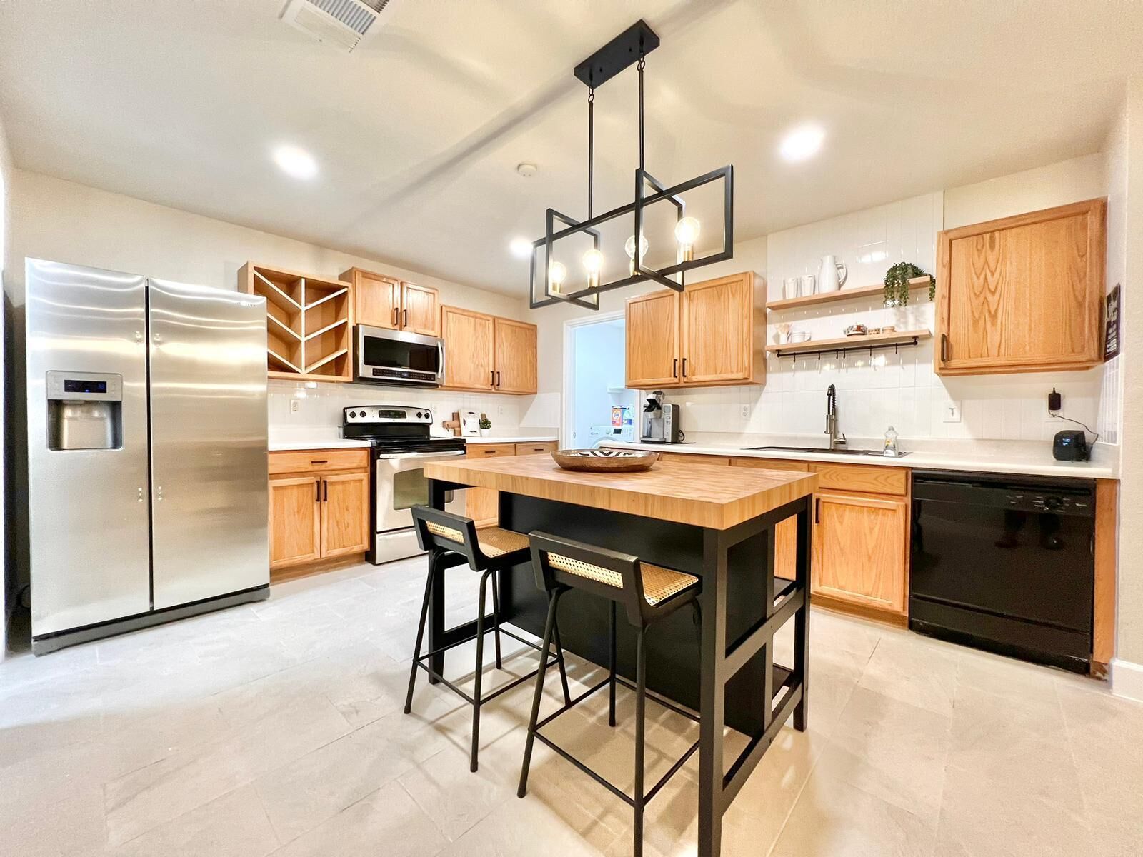 Réfrig érateur, micro-ondes, four, plaque de cuisson