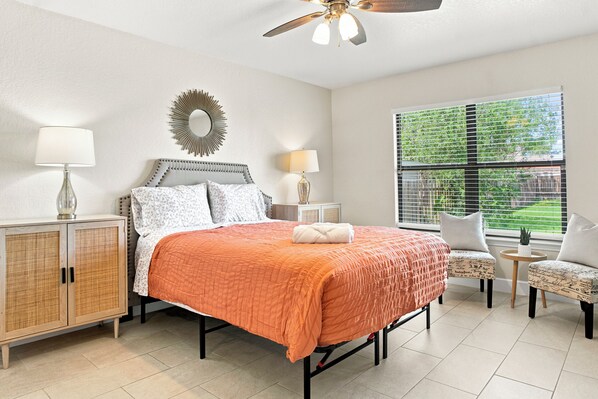 4 bedrooms, desk, iron/ironing board, WiFi (free)