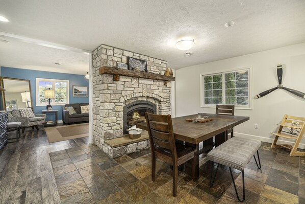Dining - Orchard Beach House Unit #4 (Manistee)