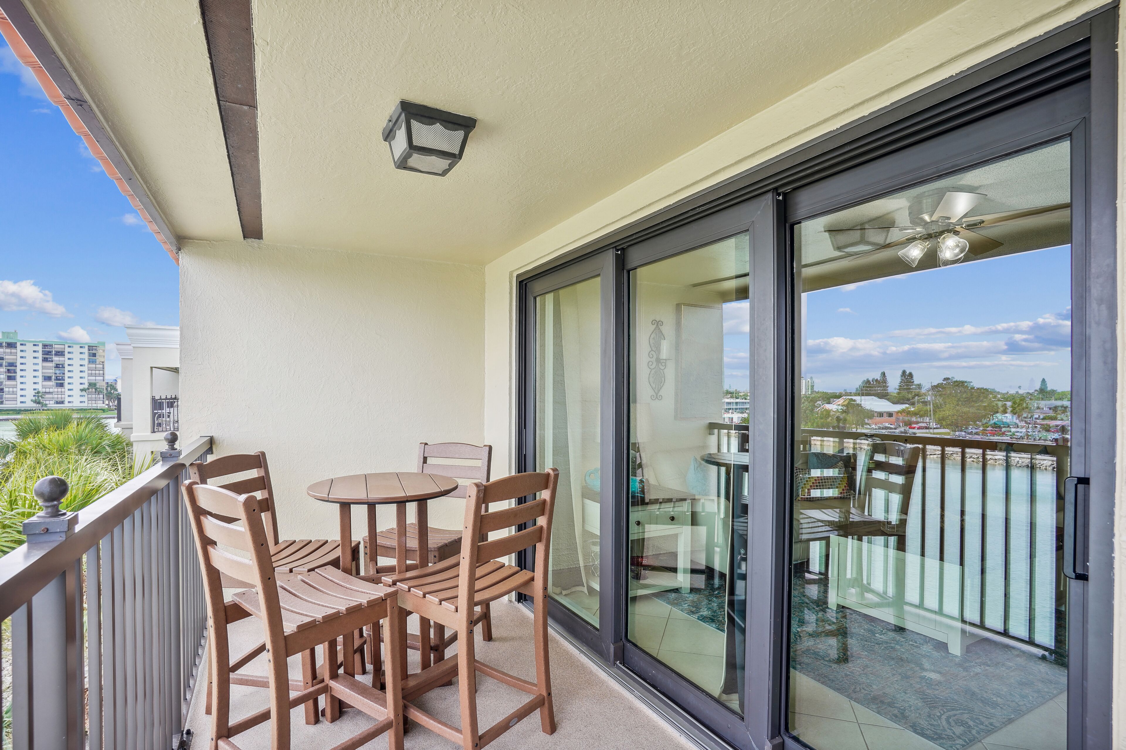 Land's End 405 building 3 - Gorgeous Updates | Stunning 4th floor Bay Views