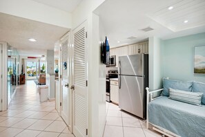 Interior - Land's End 405 building 3 - Gorgeous Updates | Stunning 4th floor Bay Views (Treasure Island)