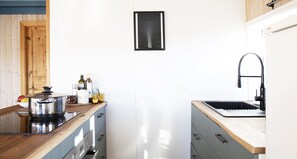 Refrigerador, horno, parrilla de estufa y lavavajillas 