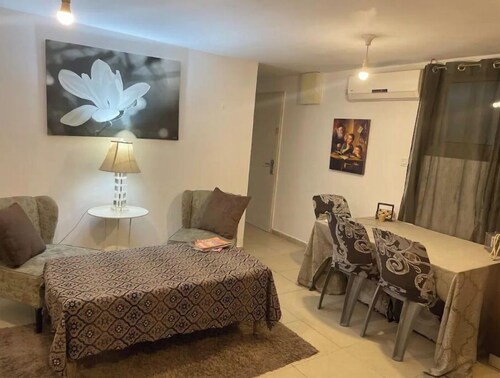 NEW Spacious, Cozy 3 Room Apartment in RBS A