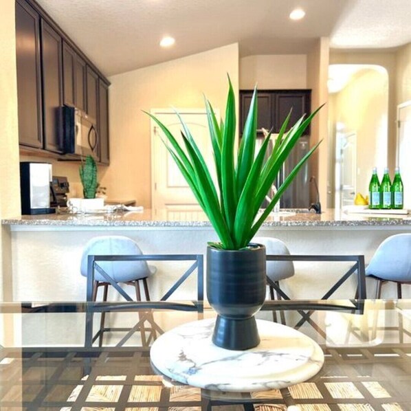 Fridge, microwave, oven, stovetop - 4BR Boho Perfect for Families & Groups, Sleep 8, Ideal for Lackland AFB (San Antonio)