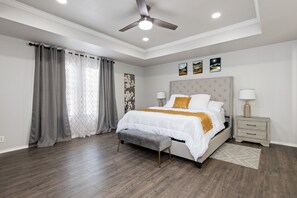 4 bedrooms, desk, iron/ironing board, free WiFi