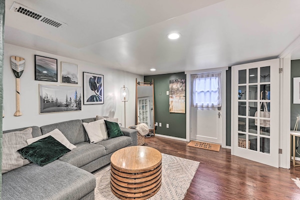 Seattle Vacation Rental | 1BR | 1BA | 550 Sq Ft | Step-Free Entry