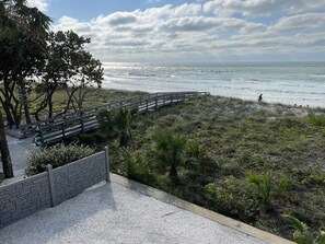 Sulla spiaggia, teli da spiaggia