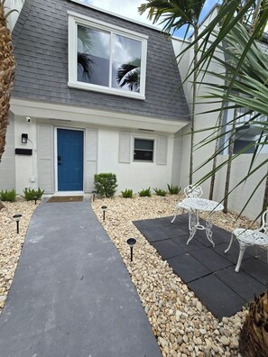 숙박 시설 정면