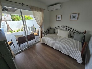 Luxurious & Spacious Townhouse | Premium bedding, down comforters, Select Comfort beds - Luxurious & Spacious Townhouse in Prime Location (Miami)