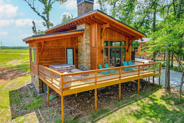 Welcome to The Twin Retreat - Cabin #1!