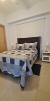 Comfort Apartment | 2 bedrooms, premium bedding, down comforters, Select Comfort beds