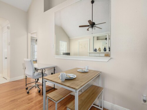 A COZY home in south Houston