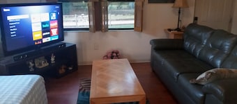 King and Queen Beds Level 2 EV Car Charger - Close to Silver Springs and Zipline