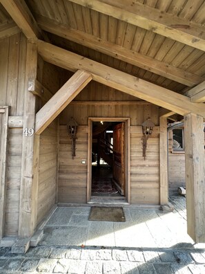 تفاصيل الفندق من الخارج