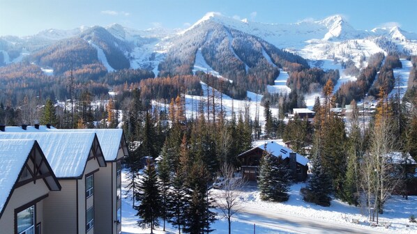 10 MIn Walk to the Lifts