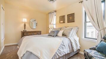 1 bedroom, desk, iron/ironing board, free WiFi