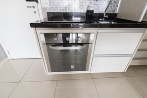 Fridge, microwave, oven, stovetop - My Home Studio - GRU (Guarulhos)