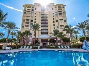 Piscine extérieure, piscine chauffée