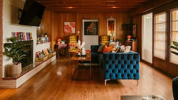 Smart-TV, peis, videospill og fotballspill