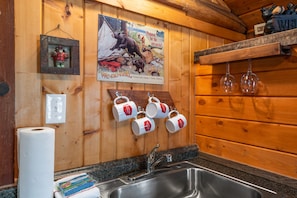 2 bedrooms, premium bedding, down comforters, free WiFi
