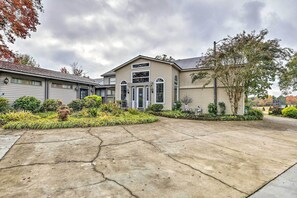 Exterior - Greenville Apt w/ Patio: Work, Play & Unwind! (Greenville)