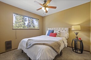 7 camere, una scrivania, Wi-Fi gratuito, lenzuola