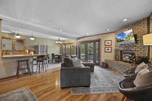 Smart-TV, Kamin, Drucker