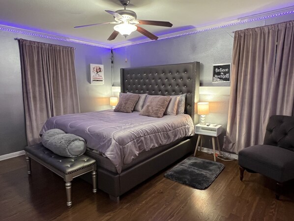 4 bedrooms, desk, iron/ironing board, WiFi