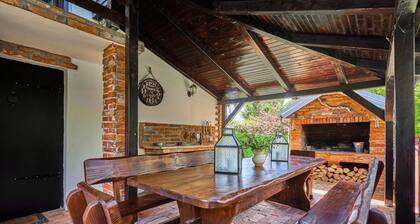 Lovely home in Hrebinec with WiFi