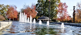 Charming Country Cottage Retreat -  Walking distance to Downtown