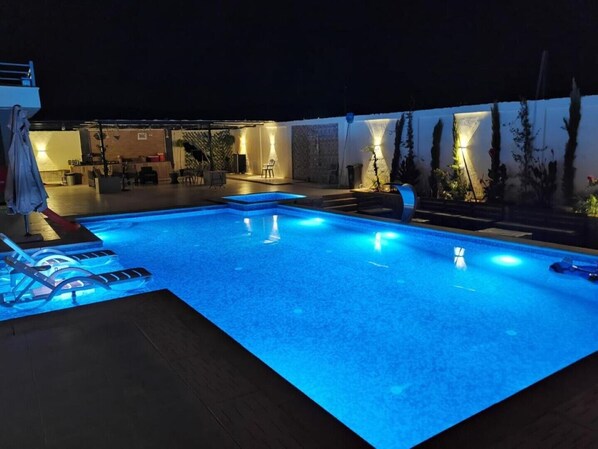 Piscine extérieure