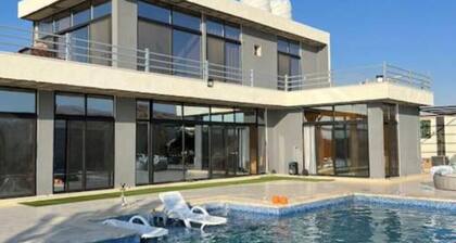 stunning 3 Bed room villa with Dead Sea views