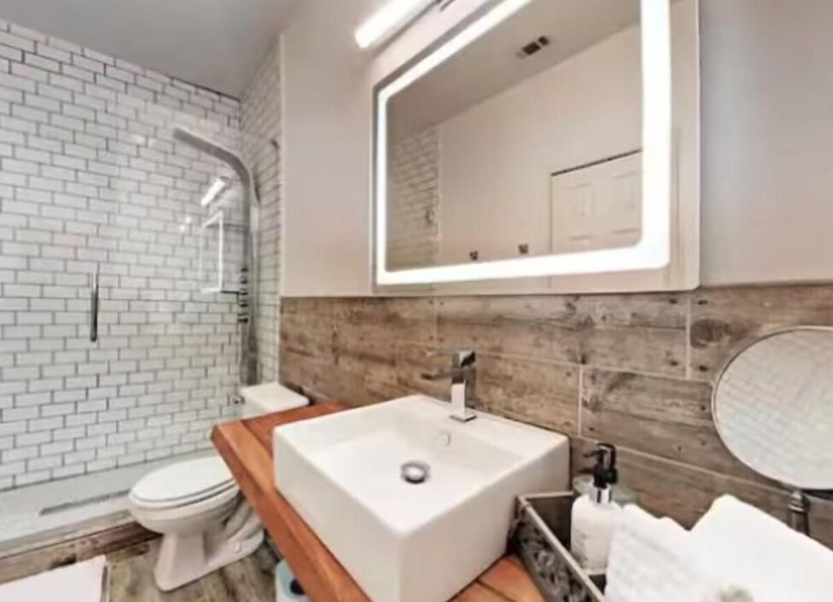 Photo 28 of ⭐️ 5-Star Reviews: King Suites + Spa Baths, Near DT, Arcade, Parking, Sleeps 18 🏡