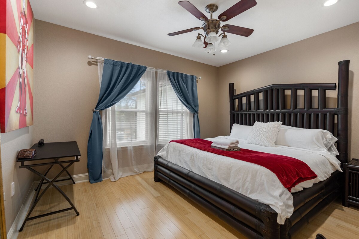 Photo 31 of ⭐️ 5-Star Reviews: King Suites + Spa Baths, Near DT, Arcade, Parking, Sleeps 18 🏡