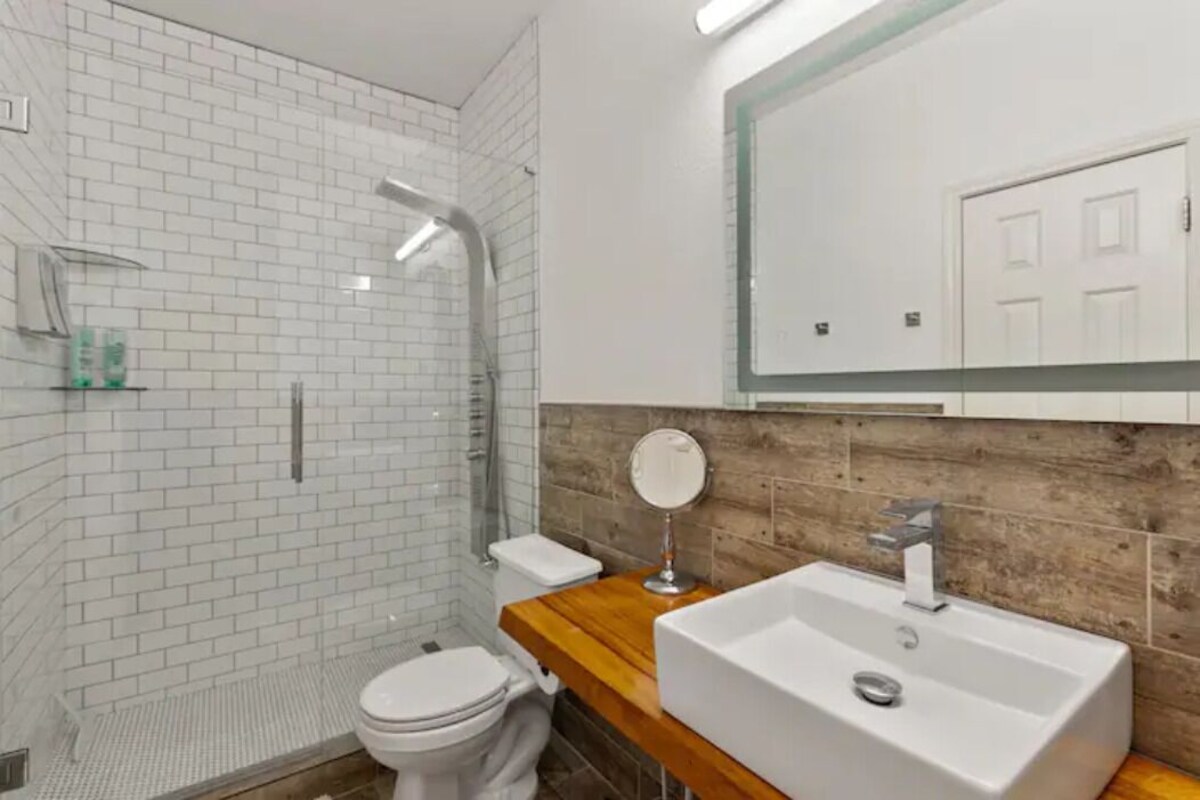 Photo 29 of ⭐️ 5-Star Reviews: King Suites + Spa Baths, Near DT, Arcade, Parking, Sleeps 18 🏡