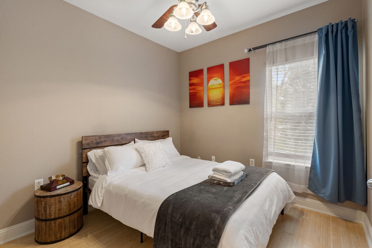 Photo 37 of ⭐️ 5-Star Reviews: King Suites + Spa Baths, Near DT, Arcade, Parking, Sleeps 18 🏡
