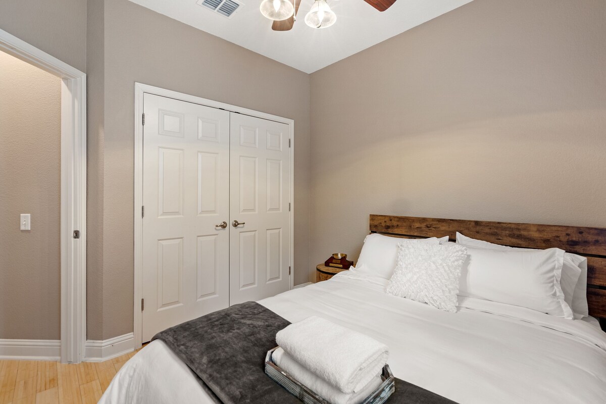 Photo 38 of ⭐️ 5-Star Reviews: King Suites + Spa Baths, Near DT, Arcade, Parking, Sleeps 18 🏡