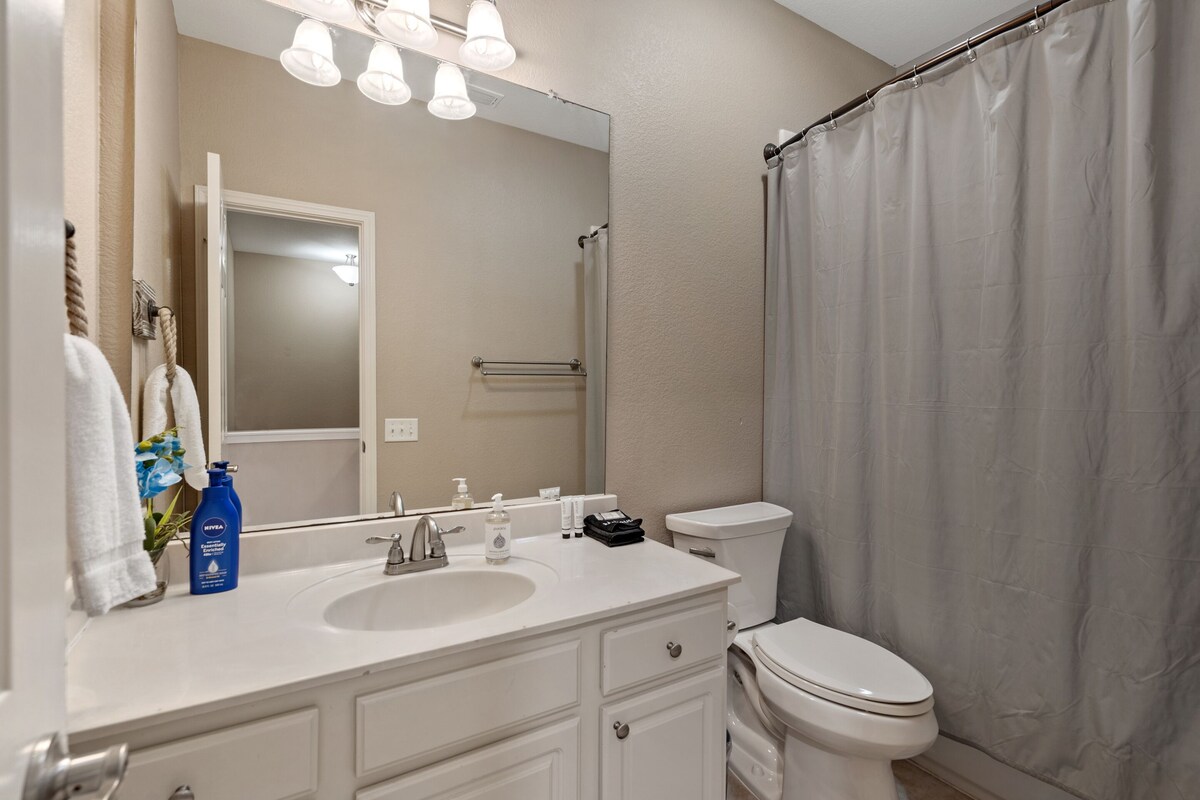 Photo 45 of ⭐️ 5-Star Reviews: King Suites + Spa Baths, Near DT, Arcade, Parking, Sleeps 18 🏡
